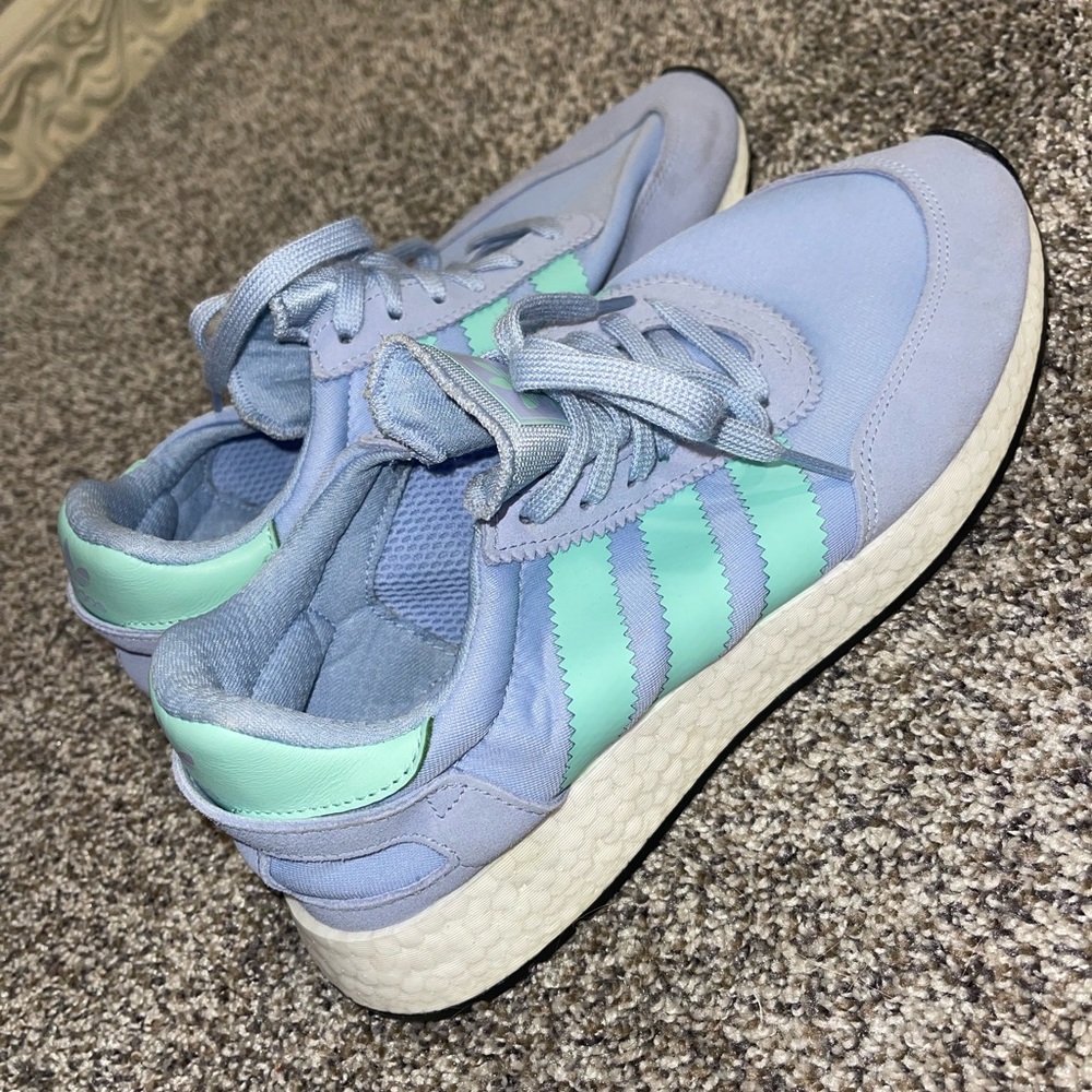 ✨BRAND NEW NEVER WORN ADIDAS SHOES✨